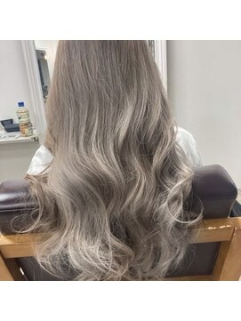アミ 梅田(amie) シャドウルーツ＆バレイヤージュハイライト