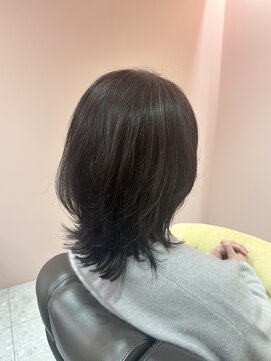 ルーム シンサイバシ(room shinsaibashi) ミディアムレイヤー/くびれヘア/外ハネスタイル