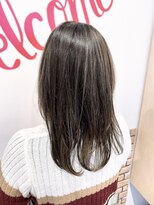 ルーツ(Root)&nbsp;美髪　透け感アッシュハイライト