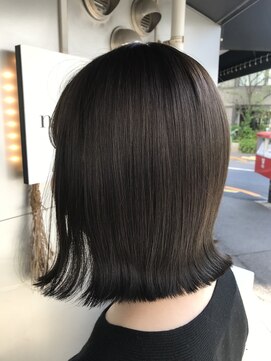 ネイヴィル(navile) 外ハネボブ　◎オリーブベージュ