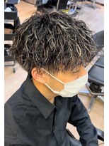 ウェイビーエフティフィフス 横浜西口(WAVEY ft.fifth)&nbsp;ツイストスパイラルパーマハイライトカラーツイストパーマ横浜