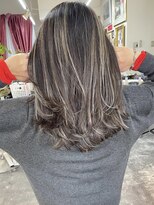 マリアナ(Mariana)&nbsp;ハイライトショートヘアレイヤーカットダブルカラー