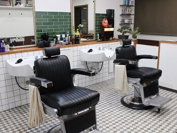 ウエストバーバーショップ(WEST BARBER SHOP)の写真/【八幡西】男の為のかっこいい空間を追求したマンツーマン制本格サロン。経験豊富なstylistにお任せ下さい