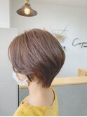 まわりと差がつくくびれ大人ショート×ミルキーブラウン