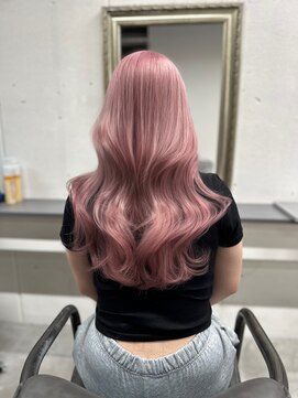 レイヤーカット×ピンクベージュ