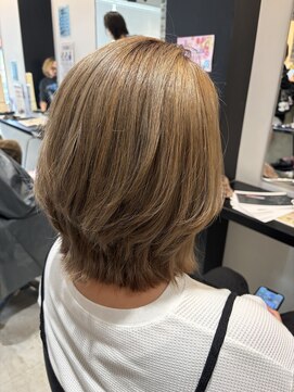 パウダーヘアー(powder hair) ウルフ×ハイトーン