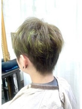 テテクルー(tete et clou) ショートヘアにおススメのハイライト+全体染カラー