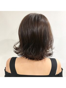 ソワン ドゥ ブレス フラン 東花園店(soin de brace Fran) 前下がりボブ・ダークカラー・外はね