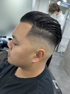 クロムトウキョウ ザ バーバー ネオン 新宿店(CHROM TOKYO the Barber ne/on) スリックバック新宿ver.