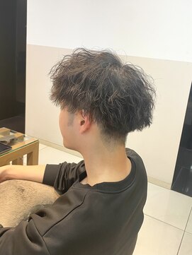 ロハスバイケンジ(LOHAS by KENJE) 刈り上げマッシュ×波巻きパーマ