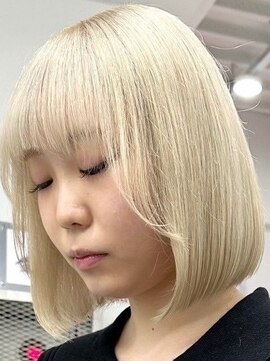 ウィコ 新宿(WICO) blond bob [新宿駅/切りっぱなしボブ/エアリーロング]