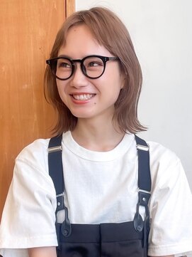 ノイカーム(noi Calm) 顔周りレイヤーカットグレージュカラーくびれボブベージュカラー