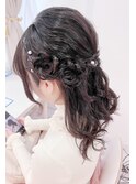 お花２つの編み込みキラキラハーフアップ