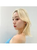 ハイトーンブロンド×ナチュラル外ハネボブ