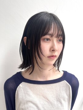 前髪あり外ハネボブ長めボブレイヤーボブ顔周りレイヤーボブロブ