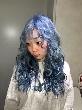 ノイル バイ キートス(neul by kiitos) アイスブルー×パーマ風スタイル
