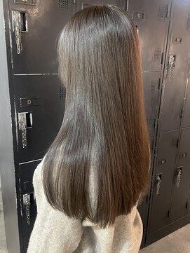 ヘアーアイストゥーレ(HAIR ICI TRE) 髪質改善カラー ダークブラウン 艶カラー