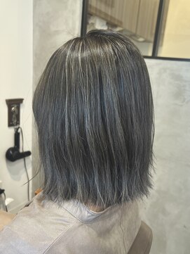 ローレン(Loren) ハイライトカラー/透明感/寒色系