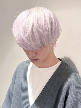 ベレーザ 川越(Beleza) 9372ホワイトブロンドハイトーンブリーチフェザーショート