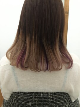 キー(kii) グラデーションカラーにポイントカラー