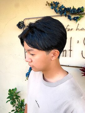 イノセンツ(Innocent'S) センターパート/刈り上げショート/アップバング