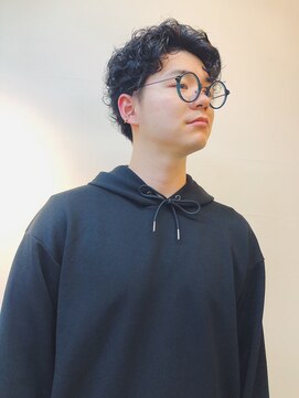 ヘアーアンドメイク キノトロープ(H&M KINOTOLOPE) メンズ/ リバースセンターパート【 本郷/ 春日】