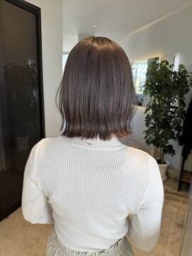 ケリーアン 太田(kelly.un) お顔まわりレイヤー / 外ハネボブ / シアーグレージュ / 群馬