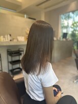 ウキ(uki)&nbsp;ナチュラル　髪質改善　透明感グレージュ 豊川