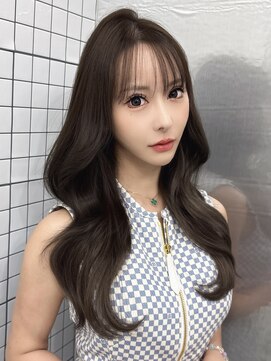 ロムーク 表参道(LOMKH) 夏の小顔ロングレイヤーカット顔周りシールエクステブルーカラー