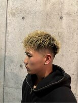 刈部倶楽舞 難波店 スキンフェード×ブロンドスペインカール!