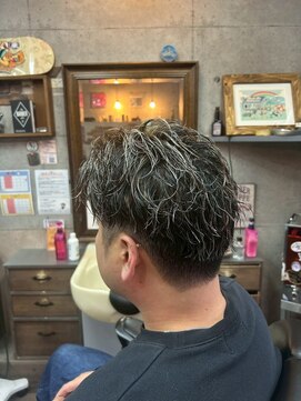 アールズ ヘア(R's hair) MEN’S HAIR/サーフカール/刈り上げセンターパート/印西