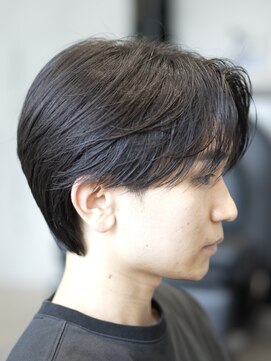 リロン 新宿(RIRON) センターパート　ニュアンスパーマ　フェザーパーマ　新宿