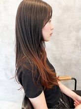 アンレーブ ヘア メイク&nbsp;レイヤーで軽さと動きのあるロングヘア
