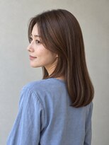 ビープラス(B+)&nbsp;軽やかにまとまる艶ストレートセミロング