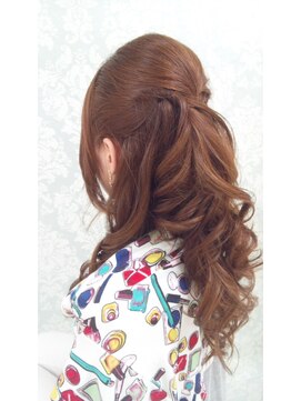 ヘアーセットサロン ピンキー(Hairset Salon Pinky) ナチュラルハーフアップ