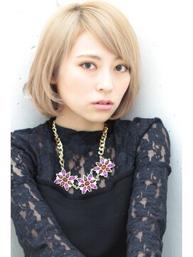 ブルーフェーセス 表参道(blue faces) bluefaces 斜めバングクールショート ホワイトベージュ