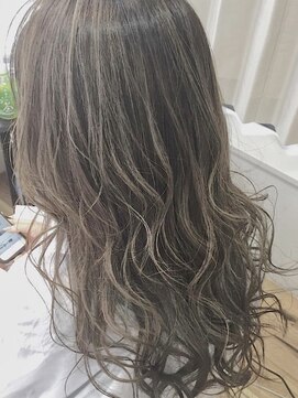 アンス 大阪梅田(ANs.) 大人かわいい♪外国人風バレイヤージュ×オリーブグレージュ