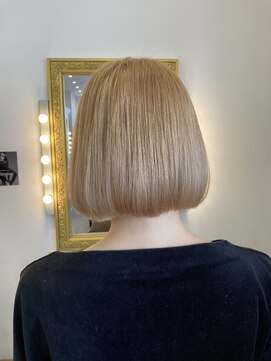 コワファースト 別府 ハイトーンベージュ☆切りっぱなしボブ