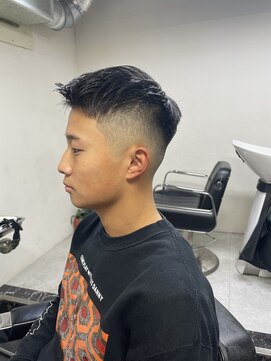 メリケンバーバーショップ フクオカ(MERICAN BARBERSHOP FUK) スキンフェード
