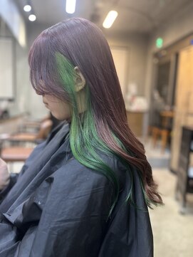 エッジ 下北沢(edge.) イヤリングカラーグリーン　edge.下北沢