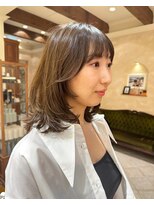 ビュートリアム265(BEAUTRIUM 265) ミディアム/フェイスレイヤー/レイヤーカット/20代/30代/40代