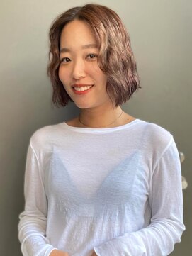 シーン(SCENE) ショートパーマ　前髪なし　ベージュ　艶カラー【天神/今泉】