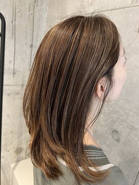 プラスシー(+C) 繊細ハイライトでベージュカラー/福岡脱白髪染め/福岡白髪ぼかし