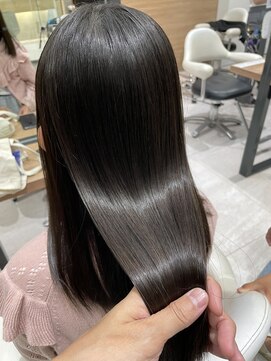 アーティック ヘア ディーヴァディーヴォ テスタ(ARTIC HAIR DIVA DIVO TESTA) もうクセ毛に悩まない!縮毛矯正で手にいれるサラサラ美髪