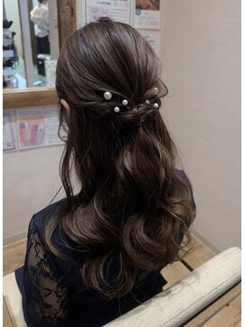 トライベッカスマートサロン(TRIBECA smart salon) 結婚式お呼ばれハーフアップ