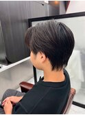 センターパート　ミニウルフ　黒髪