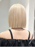 ぱつんとボブ/ミルクティーベージュ/ ツヤ髪スタイル