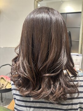 アンジー(Angee) 華やかさを