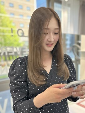 ビーハイブ ドットエー 本町広瀬通店(BEHIVE.A) レイヤーカット×ミルクティーベージュ
