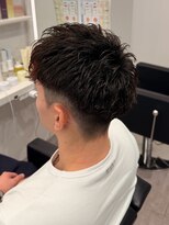 ルースト 心斎橋店(ROOST)&nbsp;刈り上げセンターパート/波巻きツイストスパイラル/心斎橋
